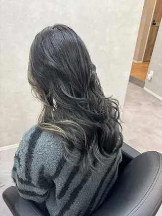 ロング カラー waku所属・菜月/透明感カラー /ハイトーンのヘアスタイル