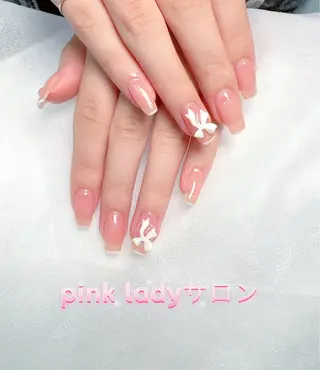 ネイル pink ladyサロン所属・べ にのネイルデザイン