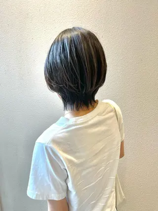 ショート KNOWHOW京都所属・トレンド/顔まわり/ レイヤー/グレージュのヘアスタイル