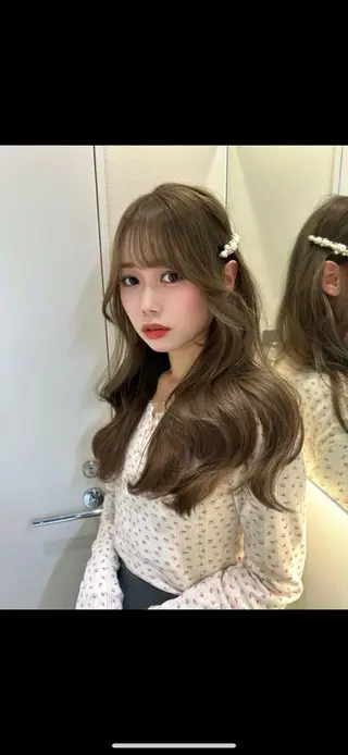 カラー Lond Melia所属・あいり／艶髪 、透明感カラー🩶のヘアスタイル