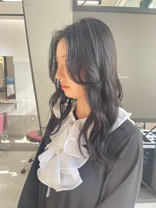 セミロング カラー AIRI layer cut hairのヘアスタイル