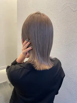 ミディアム カラー maina/透明感 ベージュ/ブラウンのヘアスタイル