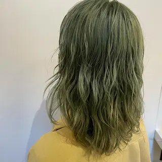 ミディアム カラー パーマ vain所属・パーマウルフショート 濱田匠のヘアスタイル