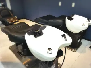 ヘアサロン&脱毛 BACKSTAGE栄のヘアスタイル