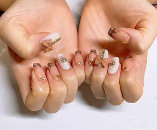 ネイル VIERU 🌈🎀💖のネイルデザイン