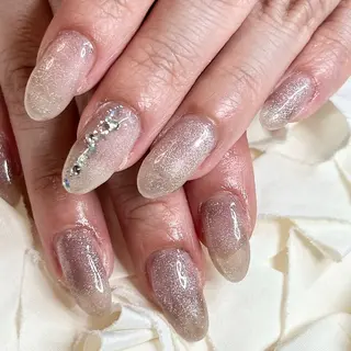 ネイル キャンアイドレッシー六本木店所属・MIKA／耳ツボ ／マグネットネイルのネイルデザイン