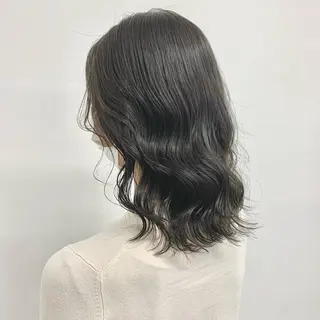 ミディアム カラー 色白に見える暗髪 梅田・増田のヘアスタイル