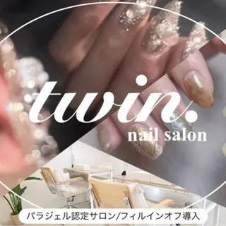 カラー twin 名古屋駅のネイルデザイン