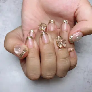 ネイル 🦋 Queenieのネイルデザイン