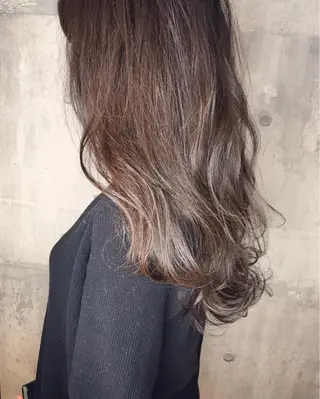ロング カラー 髪質改善ｶﾗｰ ｹｱﾌﾞﾘｰﾁ/ﾀﾑのヘアスタイル