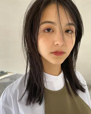 ミディアム Loom.所属・村上雅人 ナチュラルモードのヘアスタイル