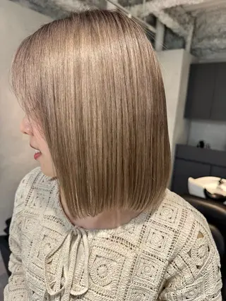 ショート salowin所属・ハイトーンカラー 馬場みなみのヘアスタイル