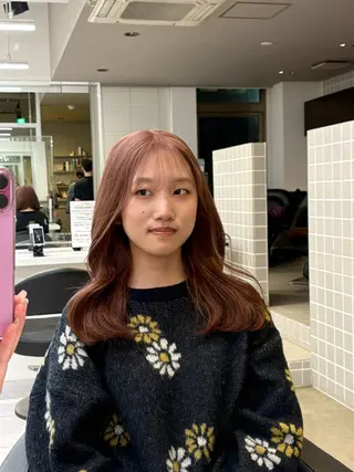 セミロング カラー 透明感ベージュ🤎 ナチュラルレイヤーのヘアスタイル
