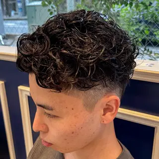 ショート パーマ メンズ 吉田 新平のヘアスタイル