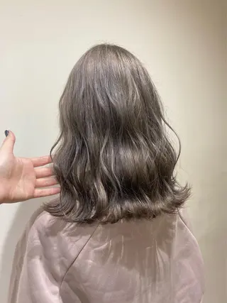 セミロング 梅山 美侑のヘアスタイル