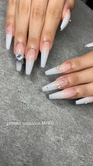 ネイル 𝐧𝐚𝐢𝐥 𝐌𝐢𝐖𝐢𝐢のネイルデザイン