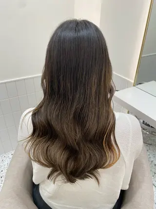 ロング 新田 妃那のヘアスタイル