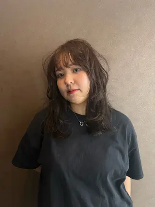 カラー 寺崎 由衣のヘアスタイル