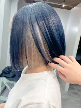 ミディアム カラー ウルフカットモデル 🧃Shionのヘアスタイル