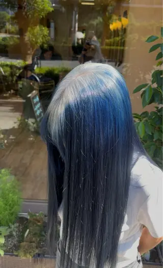 ロング かのブリーチカラー 🎧⛓️🩶のヘアスタイル