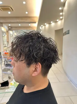 メンズ メンズ特化/メンズ パーマ/ハイトーンのヘアスタイル