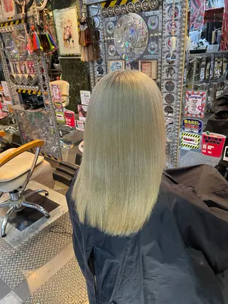 ミディアム カラー ヘアアレンジ haco+所属・🌈派手髪エクステ ブレイズ🌈ひろとのヘアスタイル