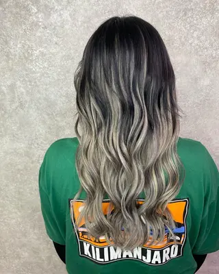 ロング カラー UNDER vr 【アンダーバー】のヘアスタイル