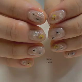 ミディアム ショートネイル. Home sweetのネイルデザイン