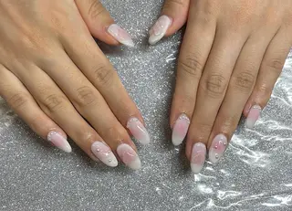 ネイル VIERU 🌈🎀💖のネイルデザイン