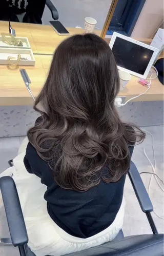 セミロング カラー emu所属・小顔カット/レイヤー 美髪特化/千葉中央のヘアスタイル