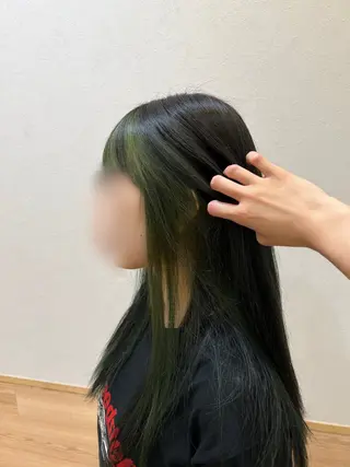 ロング カラー 山口 玖瑠美のヘアスタイル
