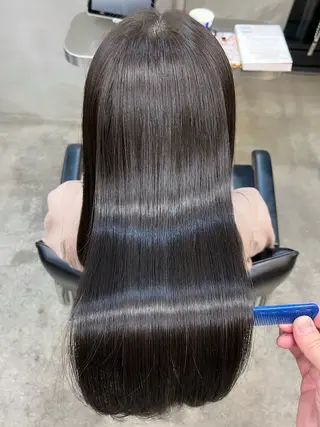 ロング カラー 前髪/顔まわりカット 艶髪/髪質改善/縮毛のヘアスタイル