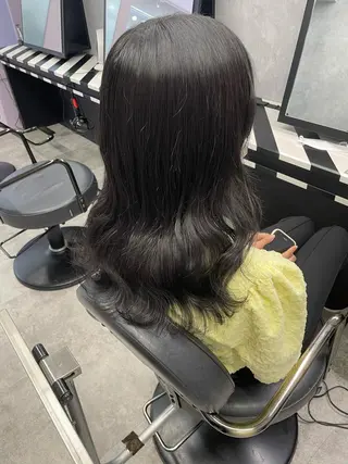 セミロング Hui.所属・縮毛矯正・髪質改善 特化 出納 直起のヘアスタイル