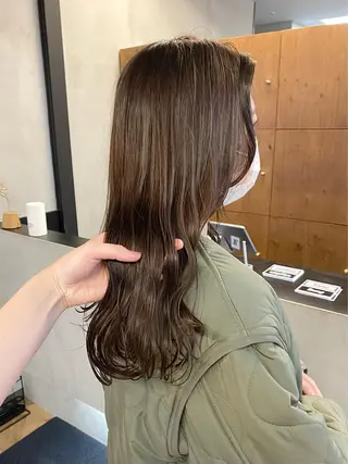 セミロング カラー パーマ ヘアアレンジ ハル🌸柔色/ ブリーチなし/艶髪のヘアスタイル