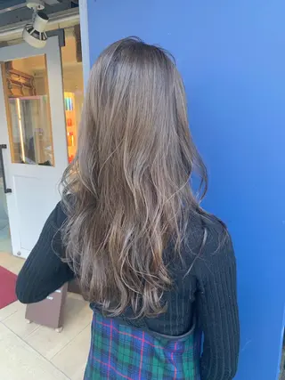 セミロング カラー パーマ fukuyasu rikaのネイルデザイン