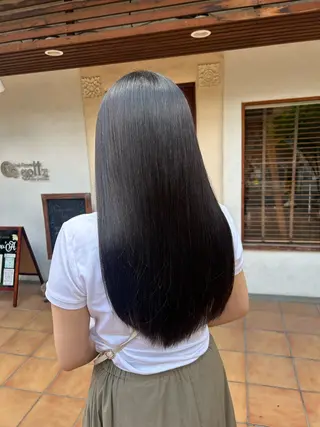 ロング カラー putri 川邉 優花のヘアスタイル