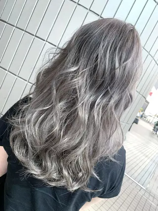 ロング カラー Zina天王寺 CHIAKIのヘアスタイル