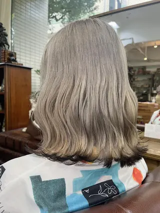 ミディアム カラー モモカ/ハイトーン /バレイヤージュのヘアスタイル