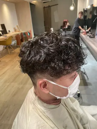 パーマ 川副/シャドウ/ 波巻き/メンズパーマのヘアスタイル