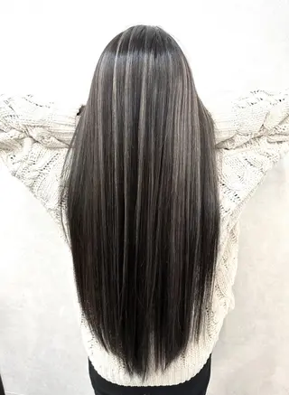 ロング ヘアアレンジ パーマ カラー ハイトーン カラーのヘアスタイル