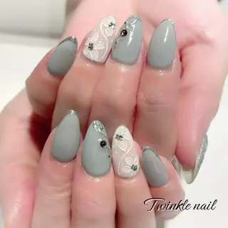 ネイル 中井 綾香の眉毛・アイブロウイメージ