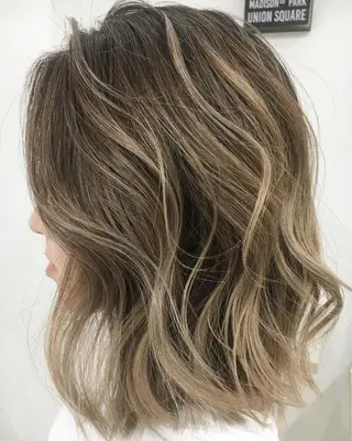 ミディアム 武内 由貴のヘアスタイル