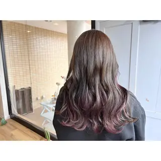 ロング カラー ツキダテ ユイのヘアスタイル