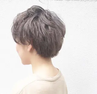 ショート カラー ブリーチ、パーマ 西部笑のヘアスタイル