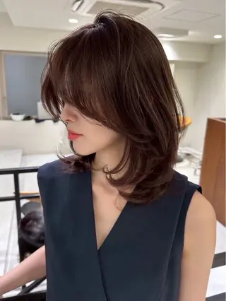 ミディアム 市毛 結菜のヘアスタイル