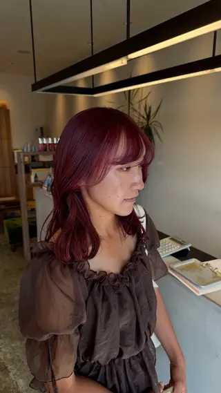 ミディアム カラー 小宮山 桃加のヘアスタイル