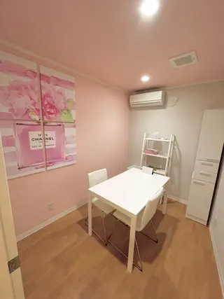 脱毛専門サロンELIXIR（ｴﾘｸｻｰ）所属・脱毛&ホワイトニング ELIXIR×ULTのエステ・リラクイメージ