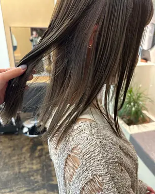 ミディアム カラー yupi🐈⬛ レイヤー/パーマのヘアスタイル