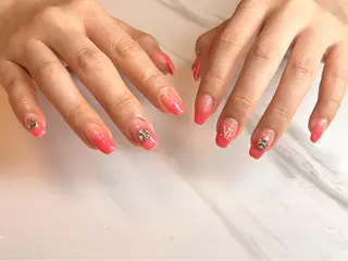 ロング ネイリスト シンのネイルデザイン