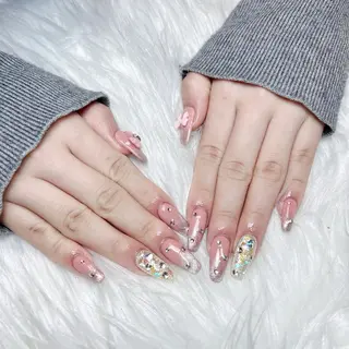 ネイル RAFFINE 月🦋🩵のネイルデザイン